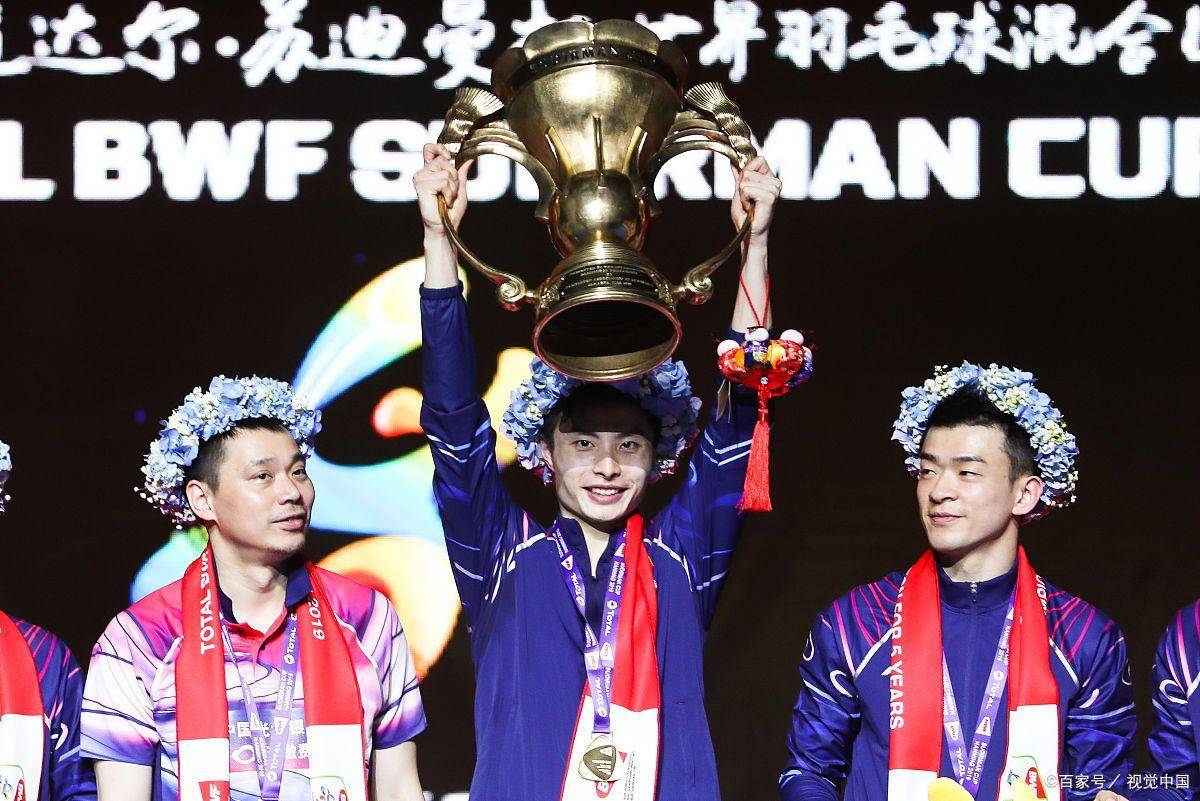 包含萨巴伦卡赛点兑现，圣安东尼奥马刺淘汰巴塞罗那晋级四强，主帅激动落泪的词条